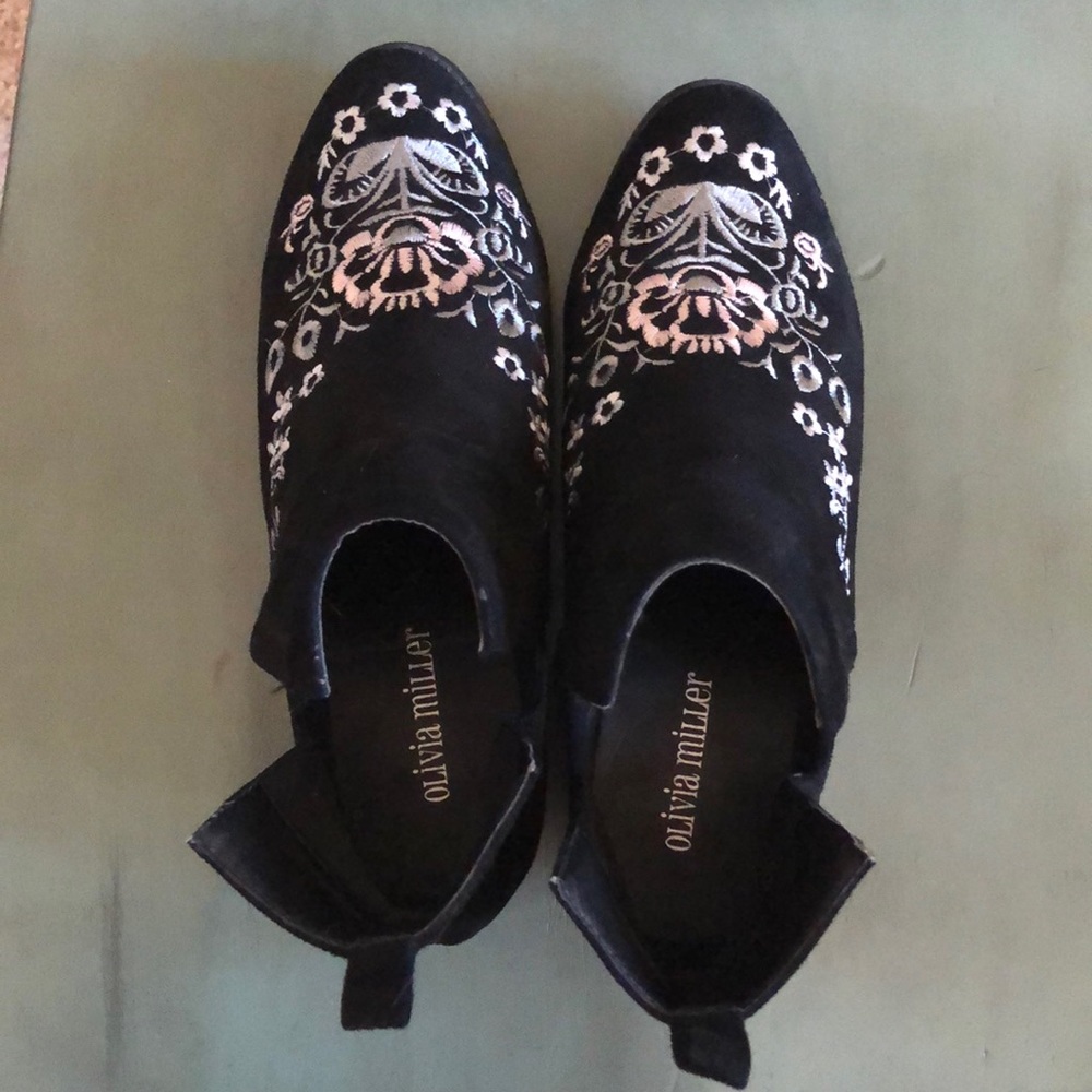 Olivia Miller Black Booties With Floral Design